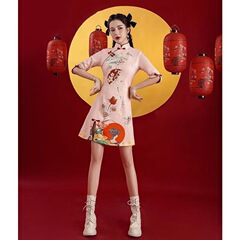 中国のトレンディなチャイナドレス 2024 モーニングローブ春と夏の半袖ブライズメイドモーニングローブファットガール中国チャイナドレススエードピンク