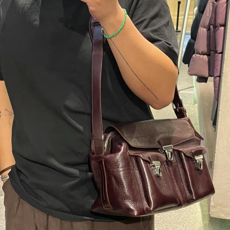 The first layer of cowhide LE * Gear bag French niche messenger bag locomotive bag flip tooling bag slung shoulder bag