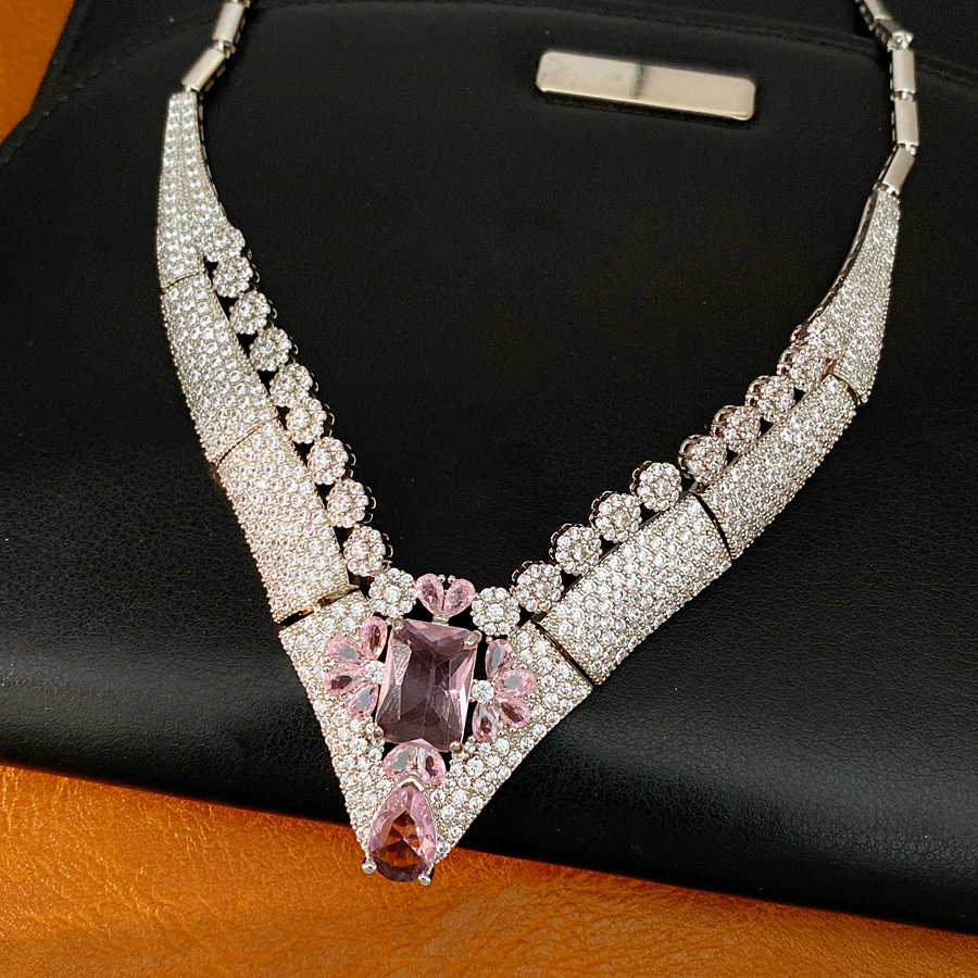 18 quilates de oro verdadero collar de flores de piedra cuadrada estilo palacio retro clavícula collar ligero lujoso de alta calidad para mujeres