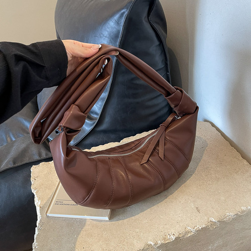 Niche design women's bag single shoulder croissant bag 2024 new croissant bag crossbody bag versatile ins dumpling bag