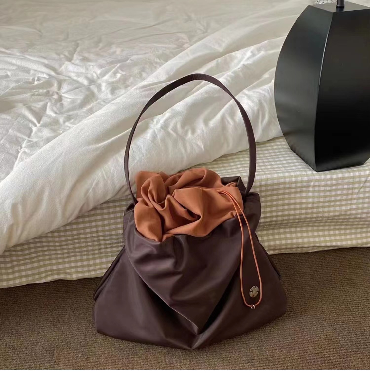 امرأة متوسط نايلون اللون الصامد النمط الكلاسيكي سلسلة حقيبة كتف display picture 4