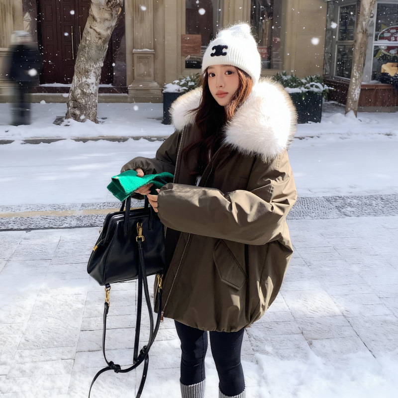 Real Shot of a High-End Large Fur Collar Floral down Jacket for Women, Mid-Length Loose Silhouette Barn-Style Parka Coat Real Shot of a High-End Large Fur Collar Floral down Jacket for Women, Mid-Length Loose Silhouette Barn-Style Parka Coat