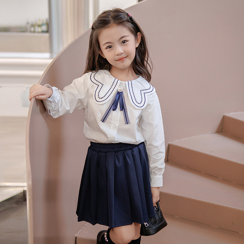 셔츠 넥타이 주름 치마