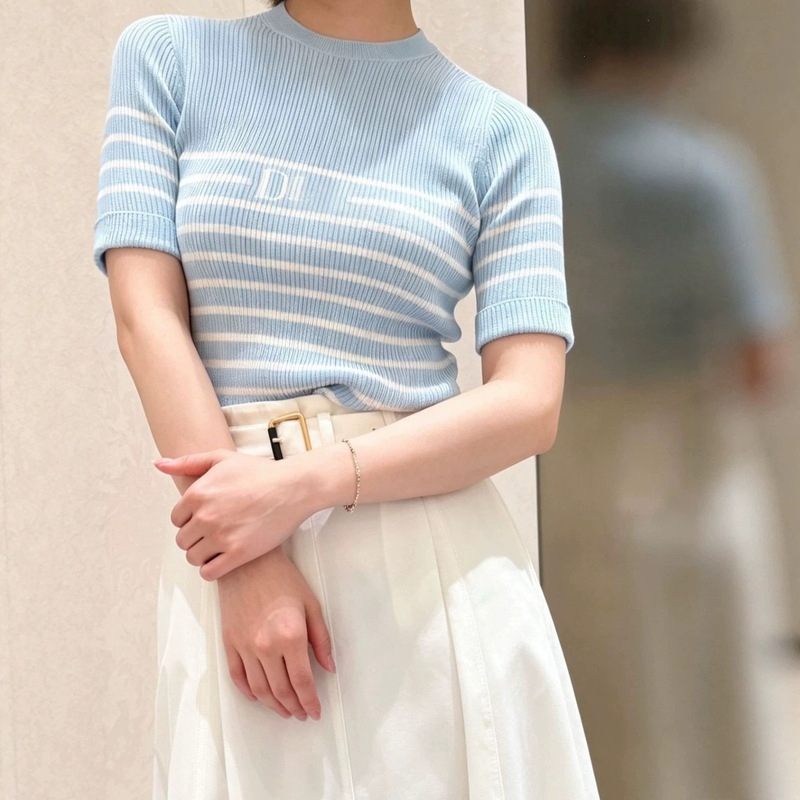 Shenzhen Nanyou High-End Women's Clothing Color-Block Striped Round-Neck Knit Top, Elegant and Stylish, Slimming and Versatile Cotton Shenzhen Nanyou High-End Women's Clothing Color-Block Striped Round-Neck Knit Top, Elegant and Stylish, Slimming and Versatile Cotton