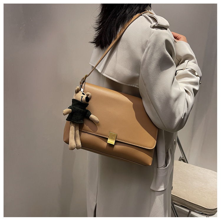 Casual Retro Solid Color Lock Square Shoulder Bag Wholesale Nihaojewelry display picture 6