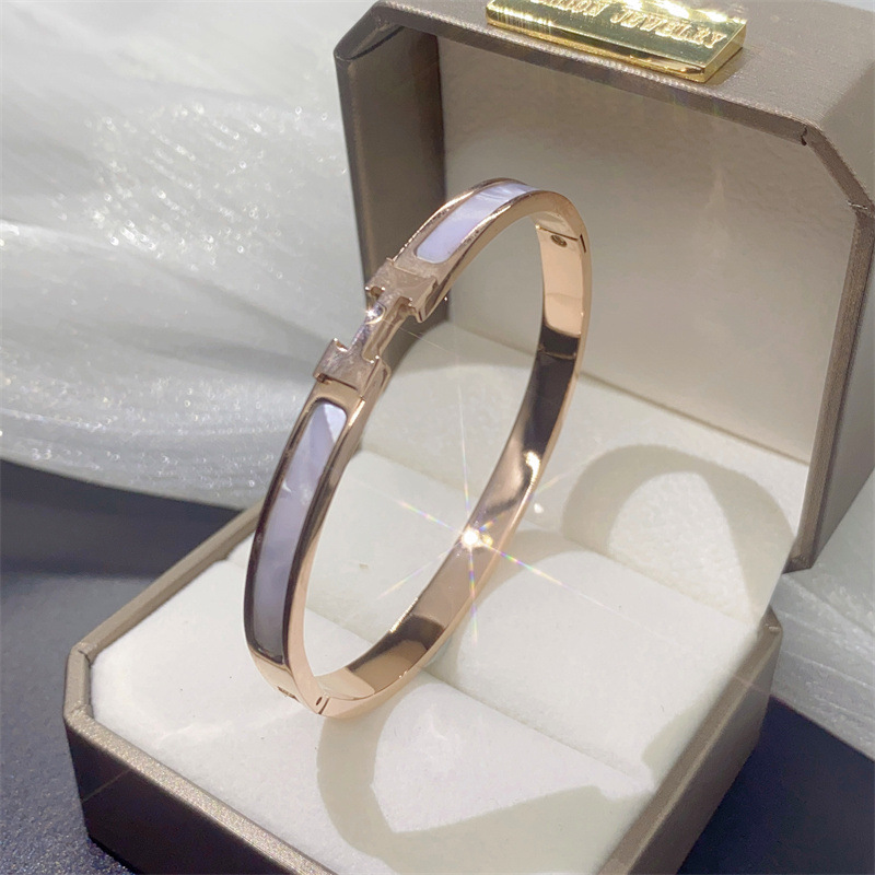 Fashion Four Leaf Clover Round Heart Shape Titanium Steel Criss Cross Zircon Bangle