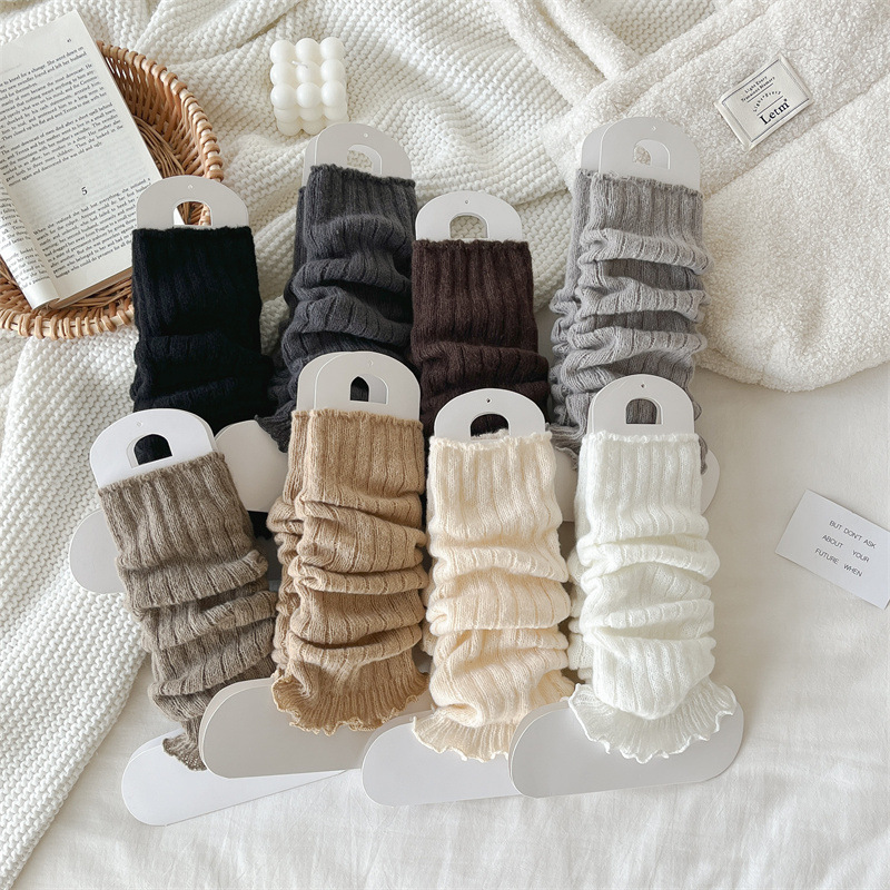 Knitted demi-season gaiters