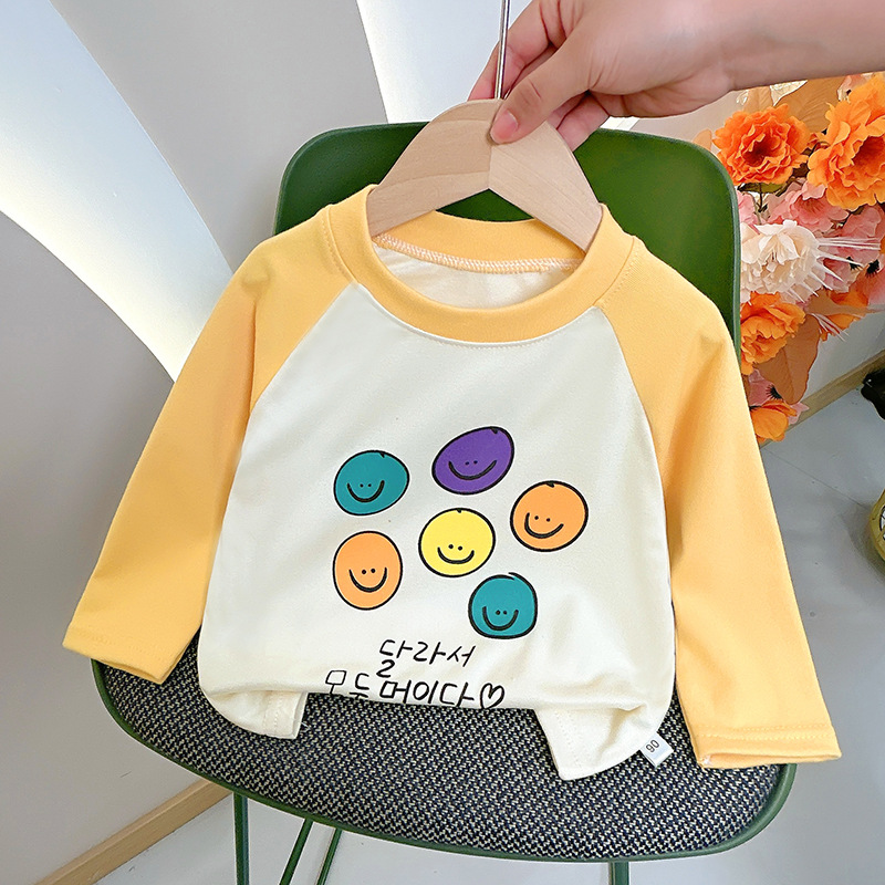 Camiseta de base para niños, chaqueta de otoño de manga larga, chaqueta de terciopelo caliente para niños de mediana edad, primavera, otoño, invierno, suéter, ropa infantil
