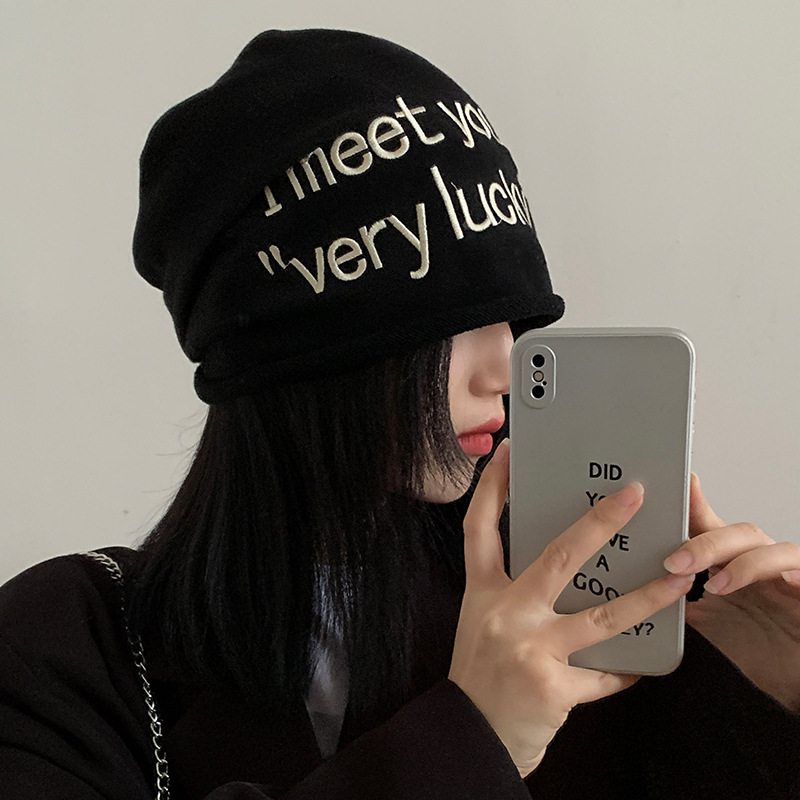 Black letters folded hat women's autumn winter autumn wind sweet cool big round cold hat pile pile hat_voghion.com