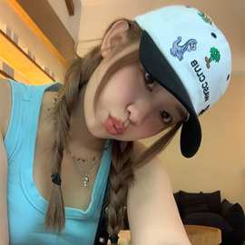 韩国博主feve同款动物刺绣趣味鸭舌帽黑白拼色软顶棒球帽子女