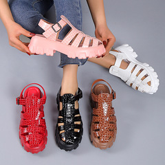 Flat sole patterned sandals for women, cage shoes with a covered front, hollow woven, platform Roman sandals, plus-size, Instagram style sandals