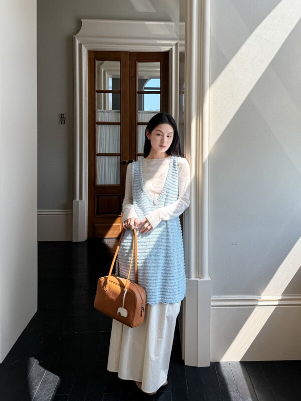 DIGM | 2025秋季极简高级感叠穿中长款U领针织背心裙毛衣女A8M026|undefined