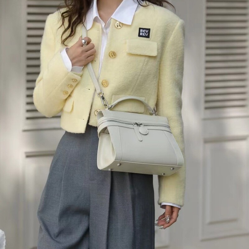 Clearance Sale Genuine Leather Handbag European and American Fashion Commuter Tote Shoulder Crossbody Women's Bag Clearance Sale Genuine Leather Handbag European and American Fashion Commuter Tote Shoulder Crossbody Women's Bag