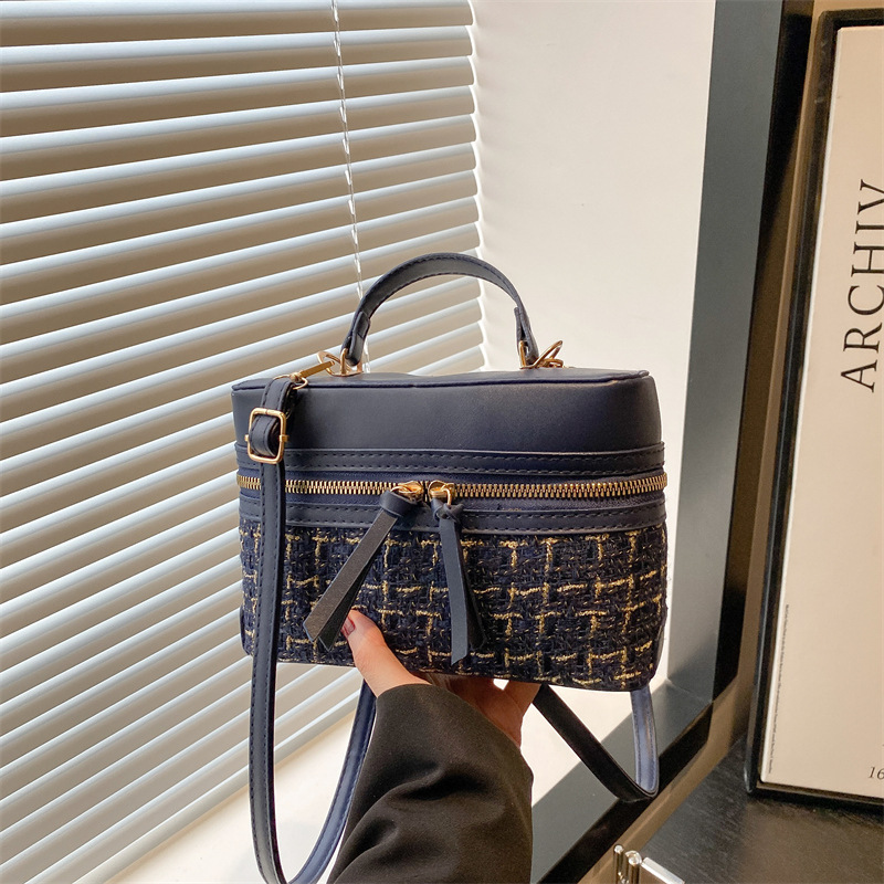 2026 New Trendy Fashion Plaid Texture Korean Style Simple Casual Commuter Underarm Small Square Box-Shaped Women's Bag