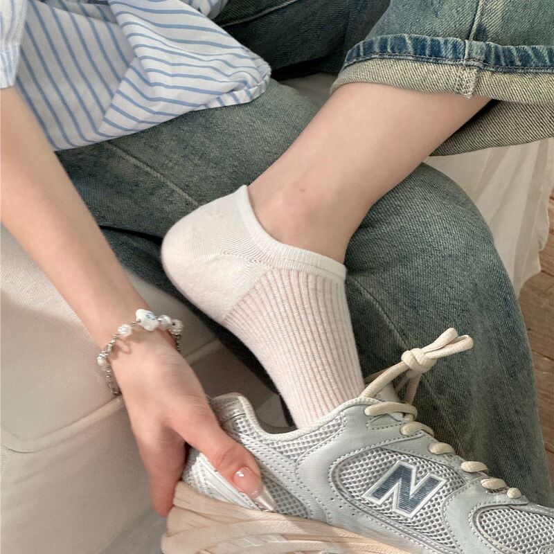 Spring and Summer Thin Solid Color Boneless Boat Socks Women's Summer Combed Cotton Sweat Absorbing Breathable Invisible Socks Women's Short Socks