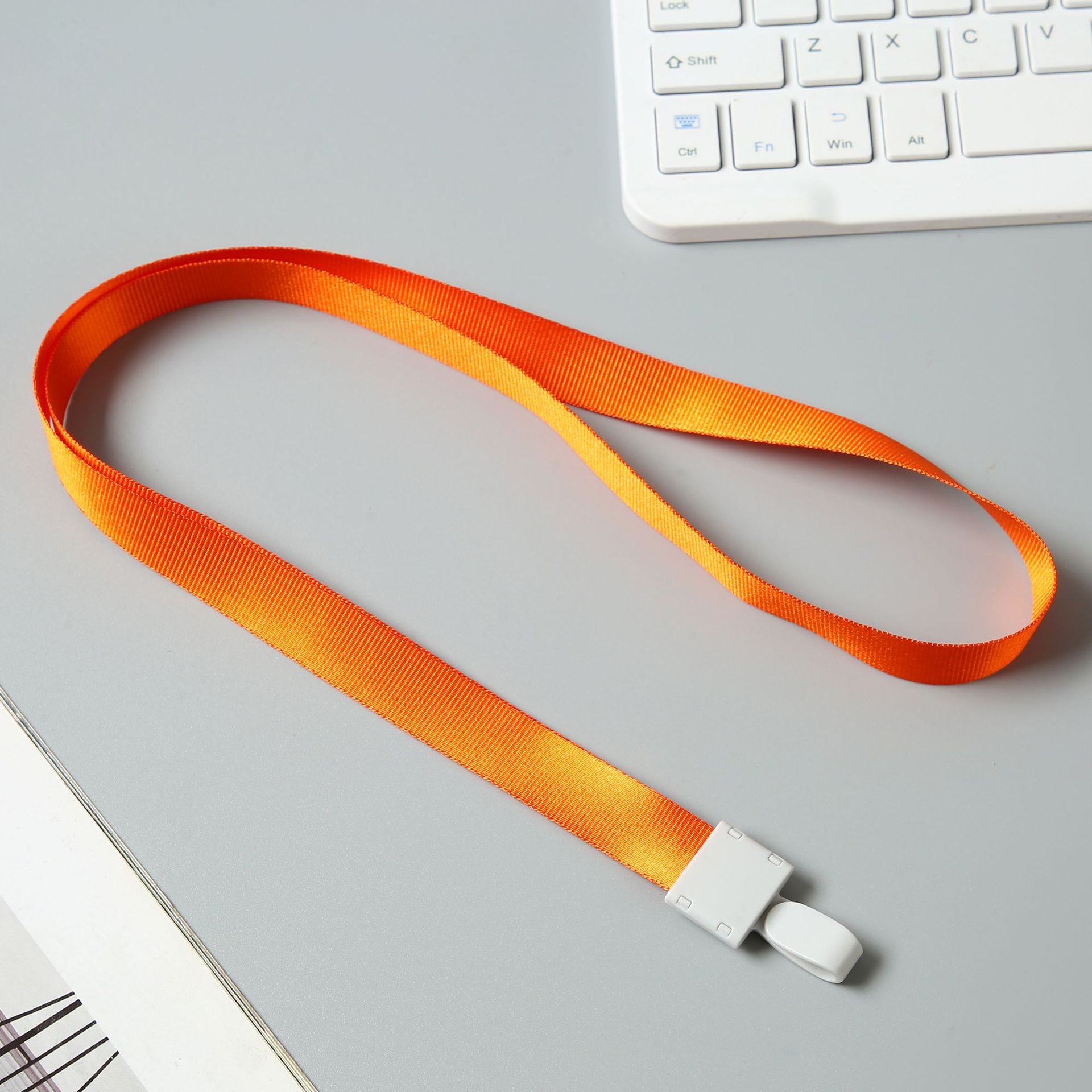 Juego de tarjetas de identificación cordón procesamiento al por mayor impresión l cuerda de tarjeta de estudiante exhibición gancho de plástico de oficina del campus cordón de protección ambiental