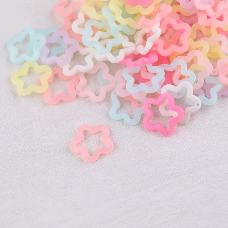 ゼリーカラー中空五芒星透明色吊り穴梅の花の形のスター diy キーホルダーハンドジュエリー材料アクセサリー|undefined