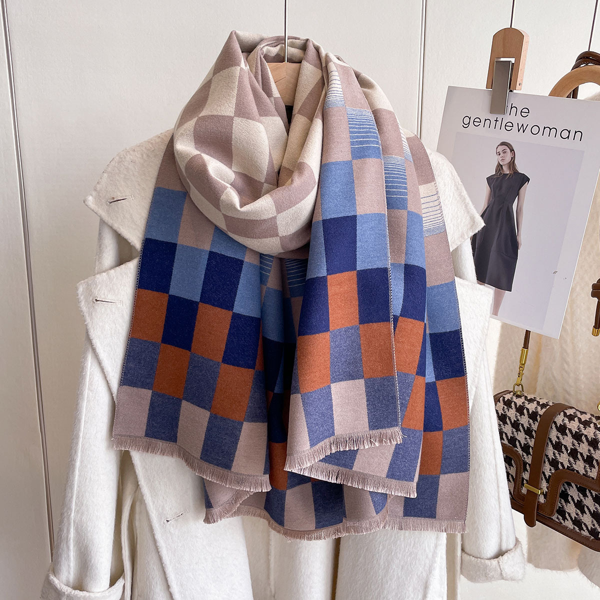 2023 nuevo estilo coreano tablero de ajedrez Plaid Cachemira contraste color bufanda engrosada largo chal invierno bufanda popular para las mujeres