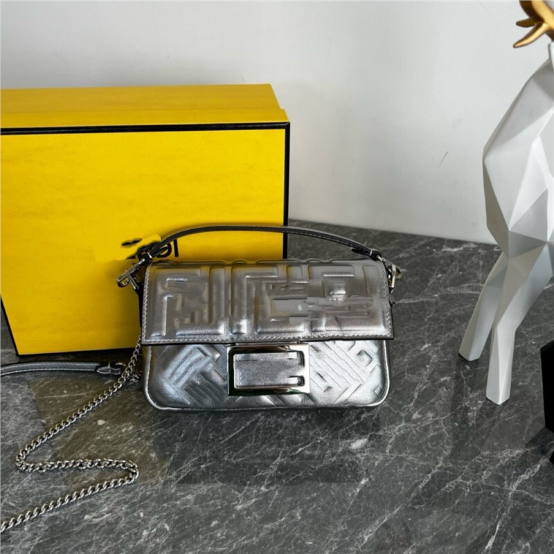 2023 New Internet Celebrity Style F Brand Flap Bag Crossbody Handbag Cowhide Small Bag with Chain Leather Shoulder Strap 8017 2023 New Internet Celebrity Style F Brand Flap Bag Crossbody Handbag Cowhide Small Bag with Chain Leather Shoulder Strap 8017