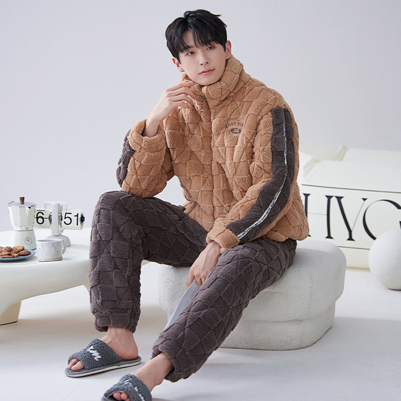 Pijamas de hombre de invierno de los hombres de lana de coral de tres capas acolchado forrado de lana engrosada Otoño e Invierno guapo homewear invierno