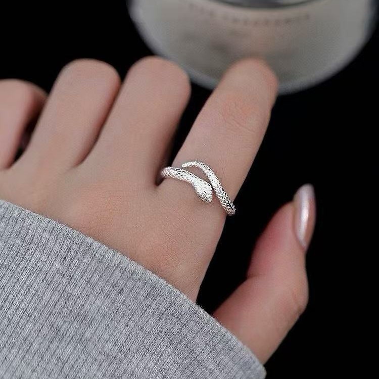 99  그린 다이아몬드 작은 뱀 반지  패션 반지 차가운 성격 오픈 반지 남성과 여성 반지 도매