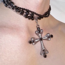 小众黑色珍珠串珠项链重工多层毛衣链choker镶钻十字架叠戴颈链女