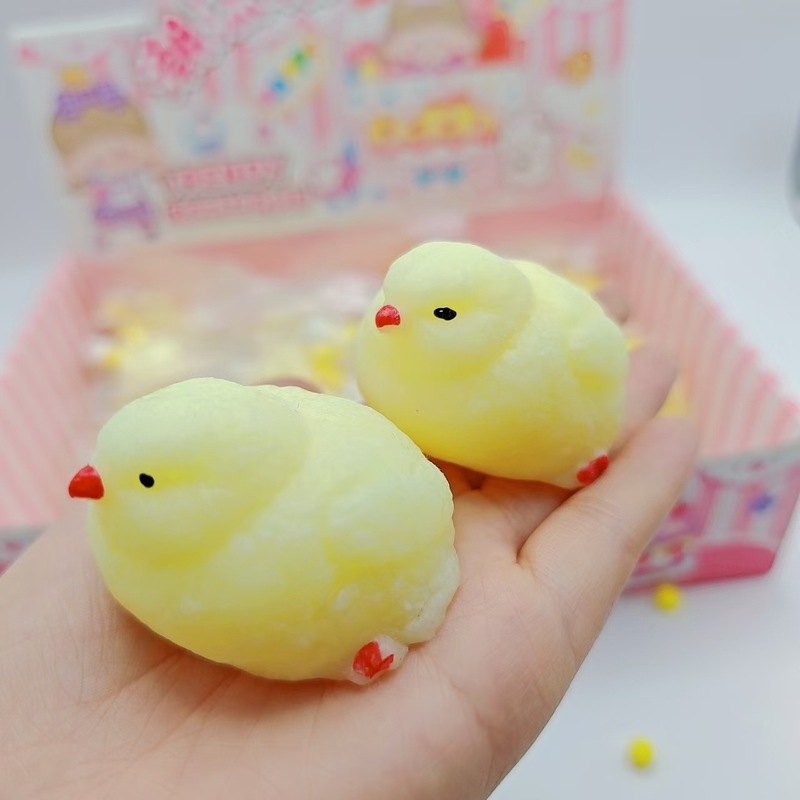 かわいいひよこ型のシリコン製ぬいぐるみ、圧迫感のある感触でストレス解消に最適なグッズです。|undefined