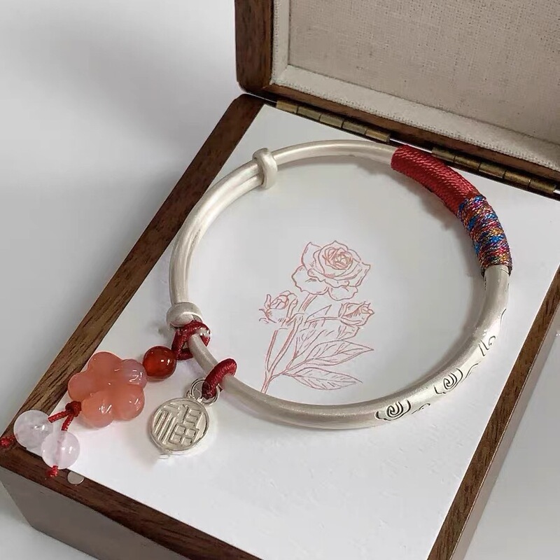 Chinese Style Auspicious Cloud Bracelet for Women, Retro High-End Matte Solid Bracelet Push-Pull Gift for Girlfriend and Best Friend's Birthday