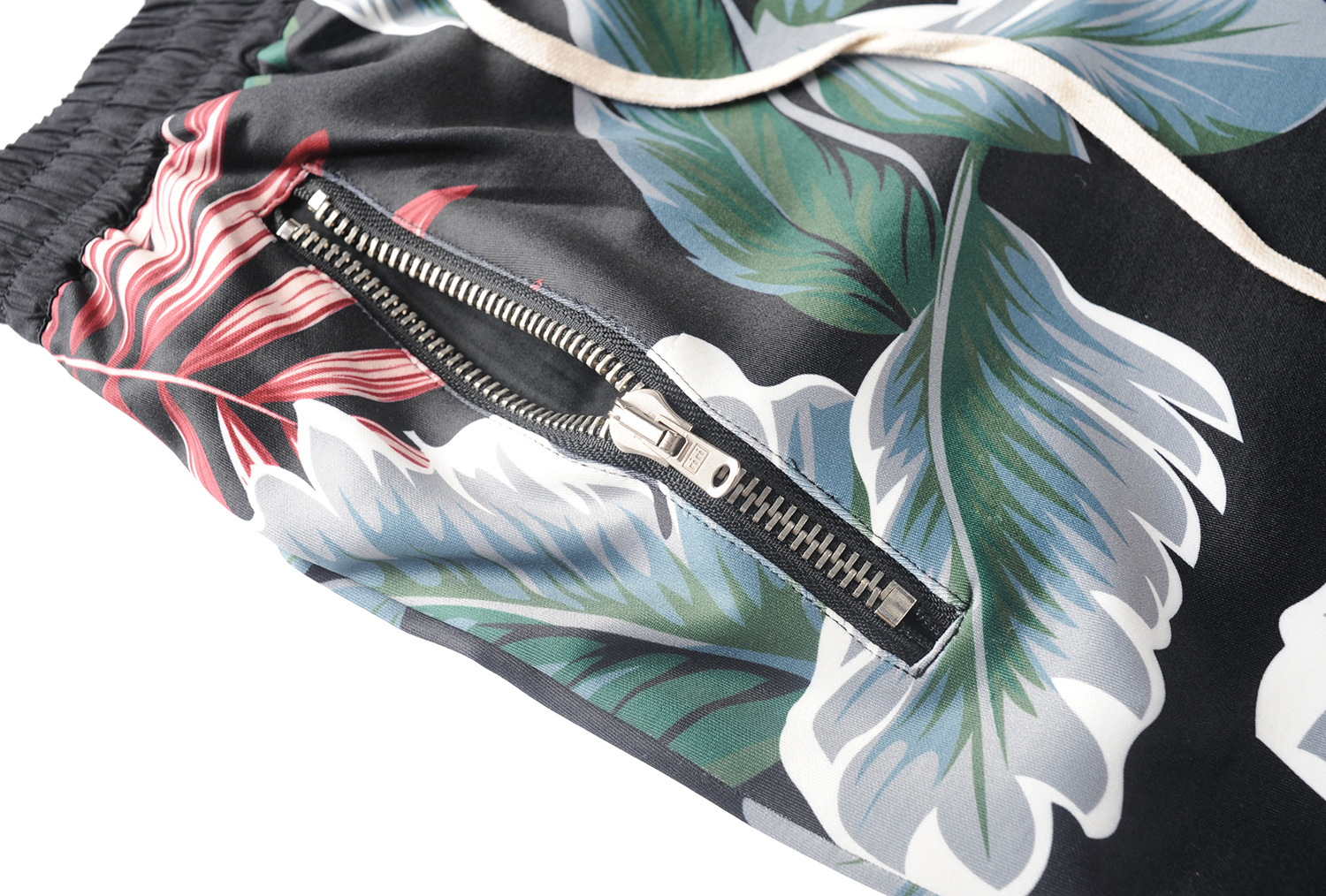 Title 12, Vintage Casual Loose Fitting Floral Leaf Shorts...