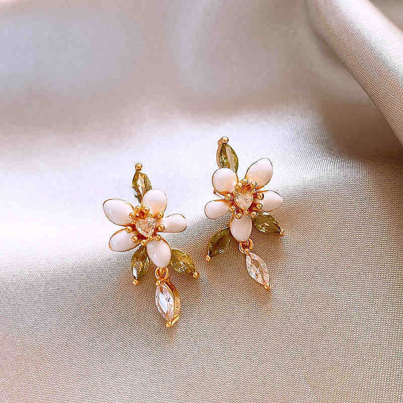 Temperamento de pendientes verdes pendientes ligeros lujosos de alto nivel sensación de pendientes zircon flores joyas geométricas al por mayor fábrica