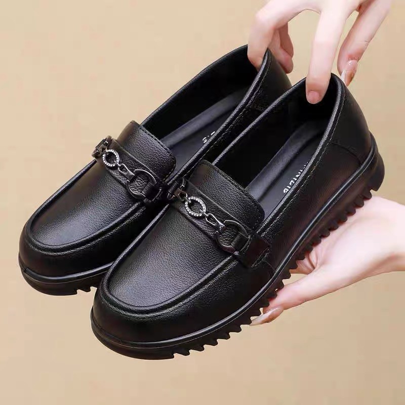2026 primavera y verano nuevos zapatos de madre suaves, zapatos planos antideslizantes, zapatos de cuero cómodos de moda, zapatos de Lefour