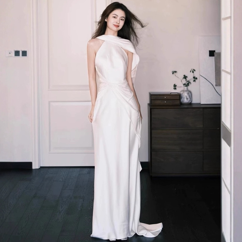 Engagement Dress 2026 New Style French Retro Style Simple Lightweight Forest Style Light Wedding Dress Halter Neck Dressing Gown Evening Dress