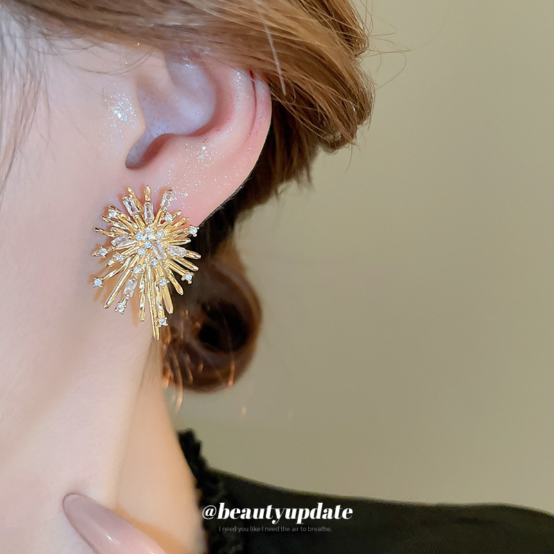 Diseño de aguja de plata, fuegos artificiales exagerados, pendientes de circón, celebridades de Internet, el mismo estilo, pendientes de moda de lujo ligero, pendientes de alta gama exquisitos