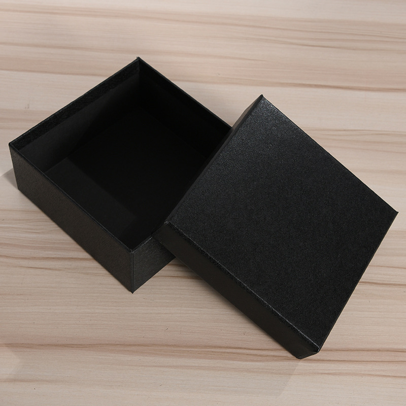 Malla negra de 13*13*5.5cm; tapa y base.