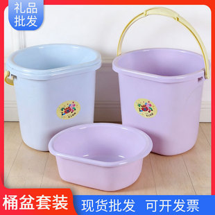����������ˮͰ�Ӻ��R����Ͱ�����b����ϴĘϴ�¶���һ���ღˮͰ