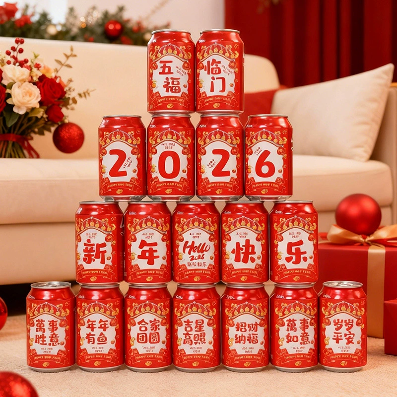 Наклейки Coca-Cola украшают гаджеты на Новый год, ритуал атмосфера, столовые украшения на Новый год
