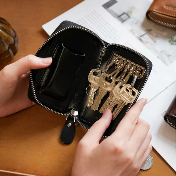 Cross-border key case, large capacity, made of top-grain leather, suitable for business and home use, simple design, with zipper and belt loop, car key protector, for men