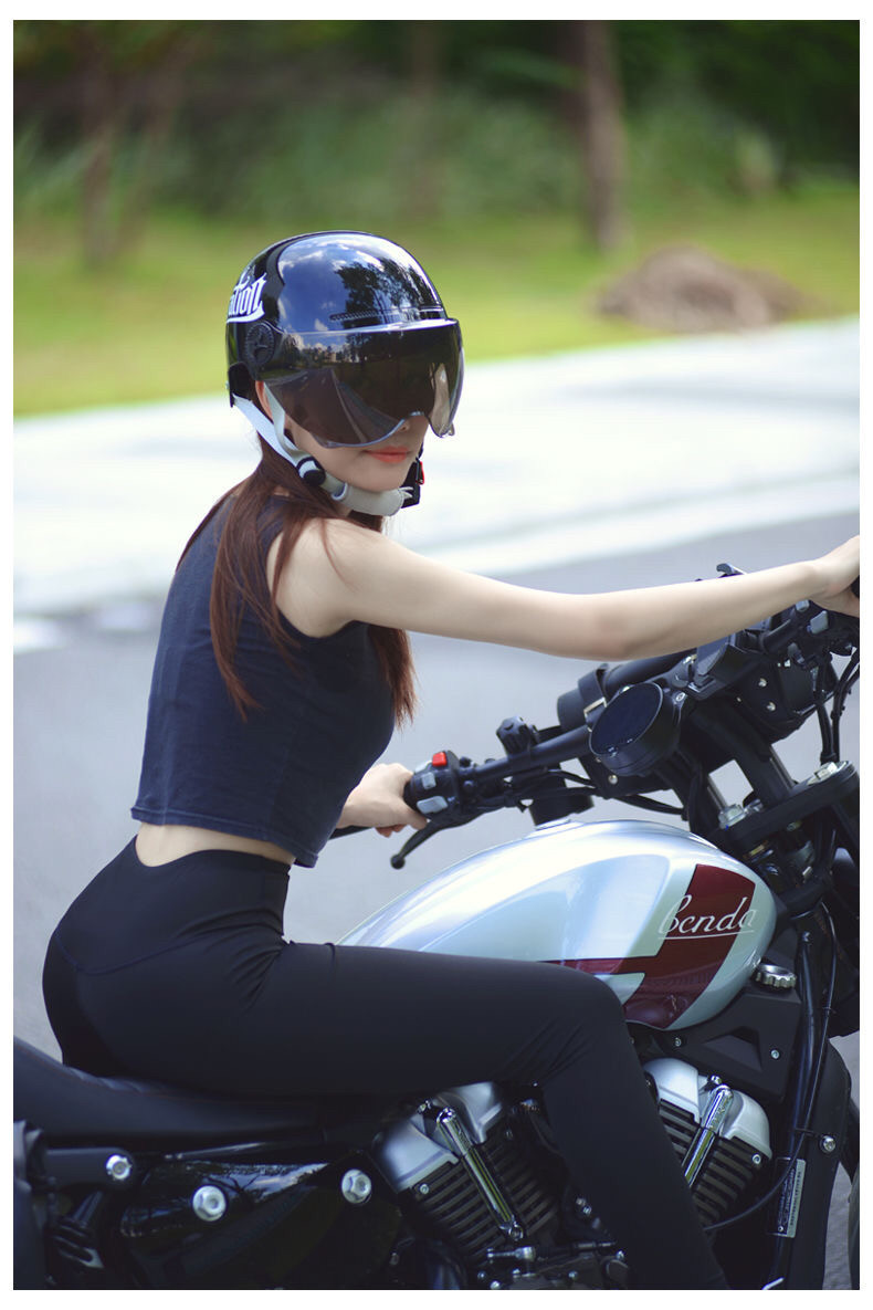 Newly certified safety helmet for electric motorcycles and scooters, suitable for men and women in all seasons, summer safety helmet, national standard, sun protection half helmet