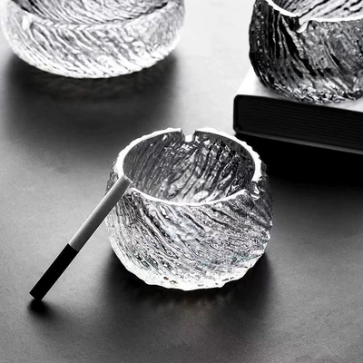 Car ashtray: use, creative and stylish ashtray