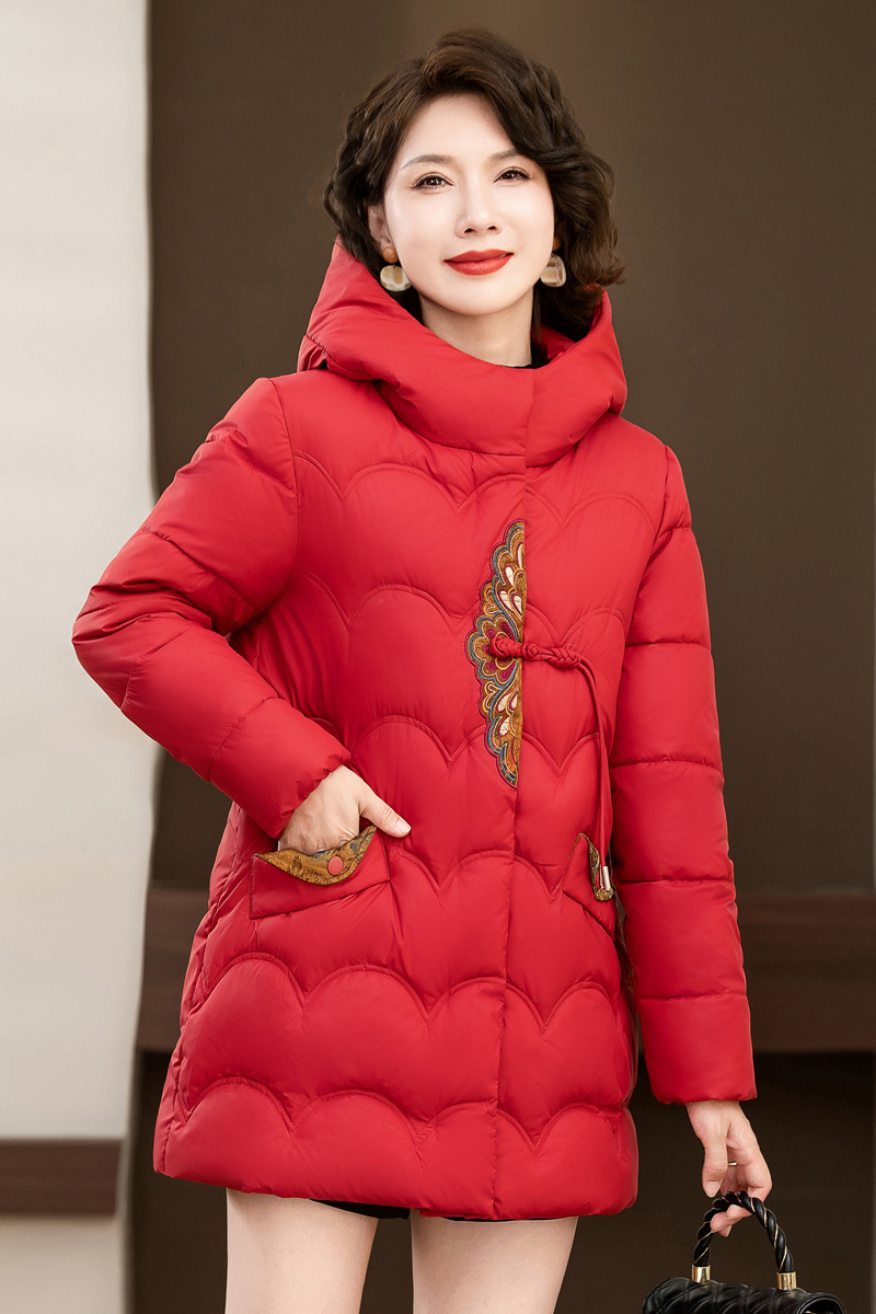 Mamá ropa de invierno de pluma de algodón 2025 nuevo estilo de mediana edad china ropa de algodón cálida abrigo de mujer
