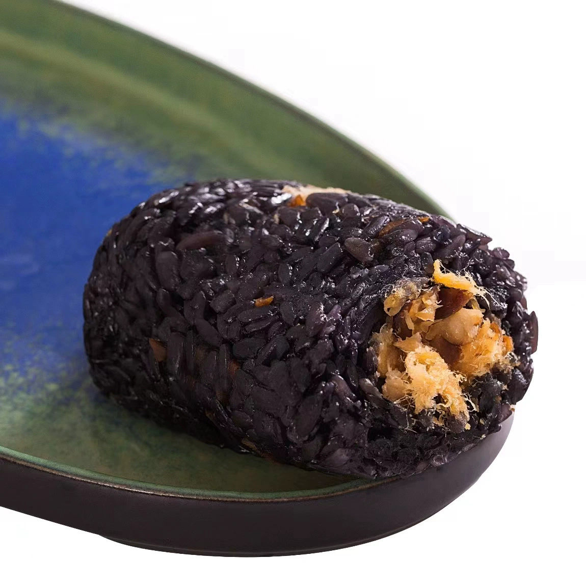 Фуцзяньские черные рисовые шарики из чистого клейкого риса, замоченные в листьях южной свечи, для коммерческого использования.