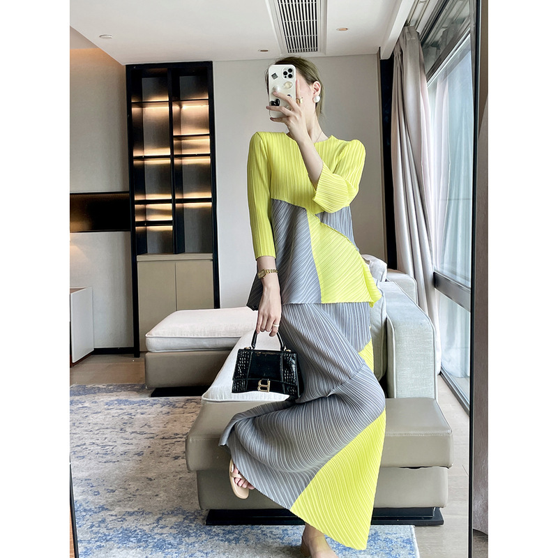 Pleated 2025 Autumn Designer High-end Colorblock Fashion Casual suit Queen Style Elegant Two-piece Set