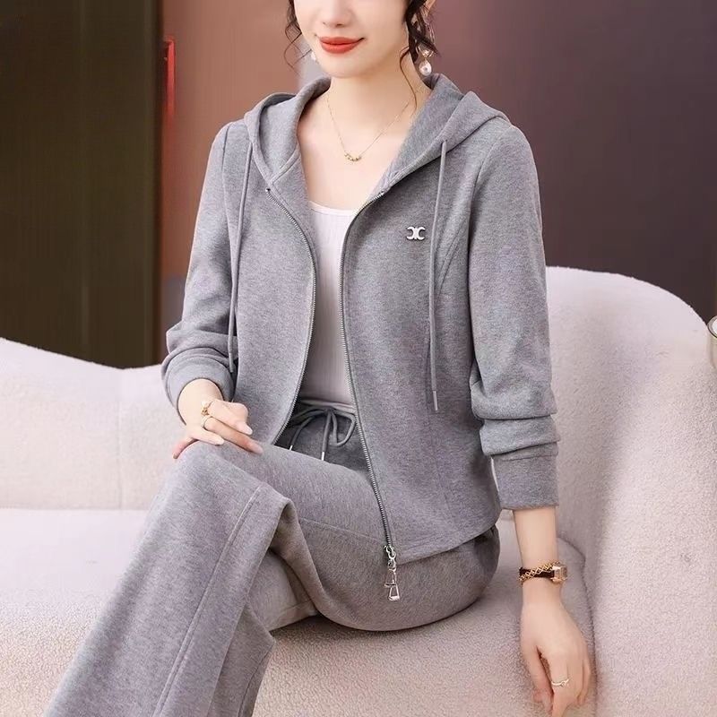 Trendy Mom Casual Two-Piece Set 2025 Autumn New Cardigan Hooded Sweatshirt Slimming Sports Suit for Women