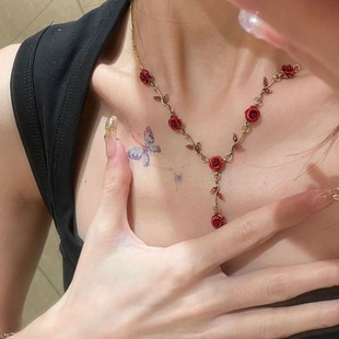 French retro flower jewelry set, romantic rose bracelet, niche and versatile high-end necklace 3-piece set