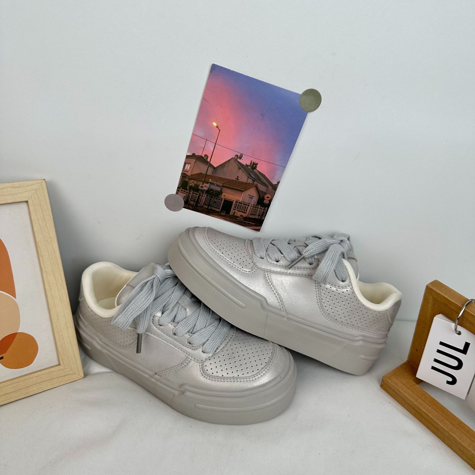 Yuanbo puerto frente a lazos zapatos de skate zapatos deportivos casuales coreanos versátiles zapatos de mujer 2024 nuevos zapatos blancos para mujeres