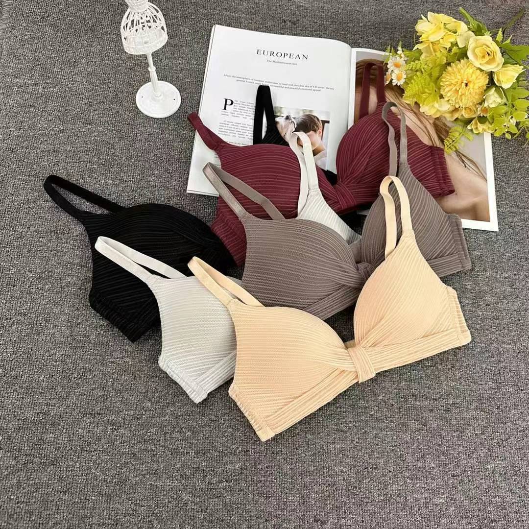 Nuevo estilo francés de alta calidad sujetador de moda de encaje jacquard transpirable ajustable cómodo tres filas de botones tipo ropa interior