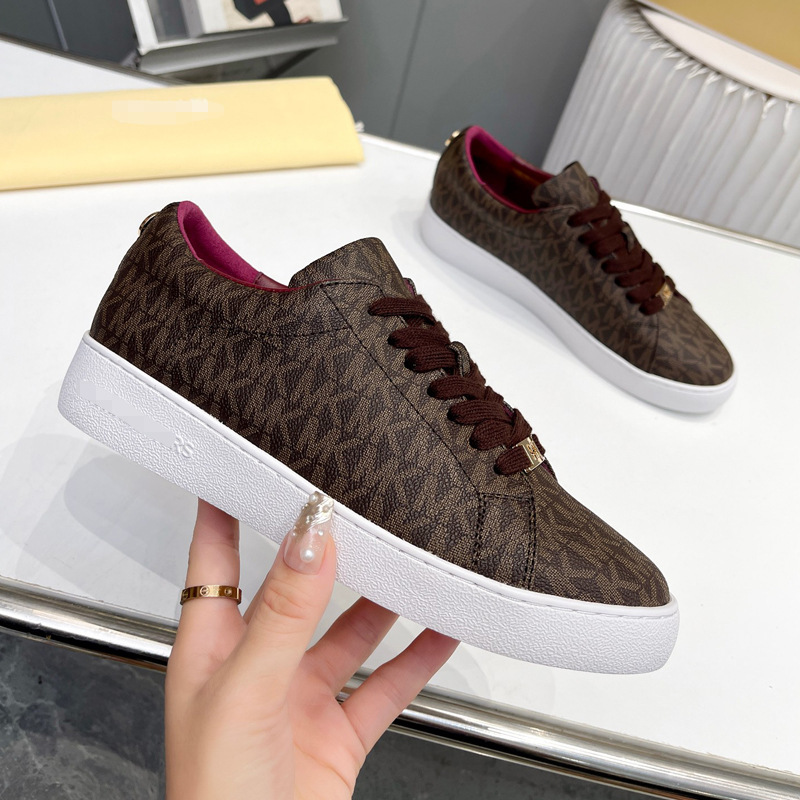 European and American Fashion Casual Shoes 2025 New Genuine Leather Letter White Shoes Elegant Metal Sports Sneakers Cross-Border Trend European and American Fashion Casual Shoes 2025 New Genuine Leather Letter White Shoes Elegant Metal Sports Sneakers Cross-Border Trend