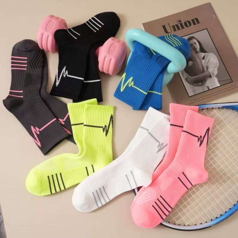Professional Sports Running Socks for Men, Marathon Outdoor Badminton Socks for Women, Mid-Calf Bright Color Four-Season Fashion Electrocardiogram Socks