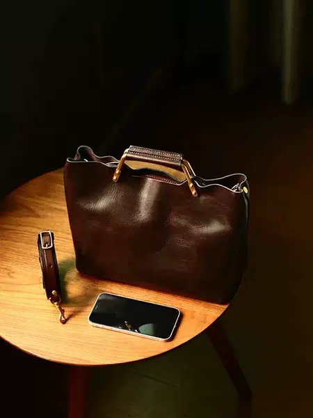 Autumn Retro Niche Large-Capacity Tote Commuter Bag Single Shoulder Crossbody Handbag Vegetable-Tanned Leather Commuter Bag for Women
