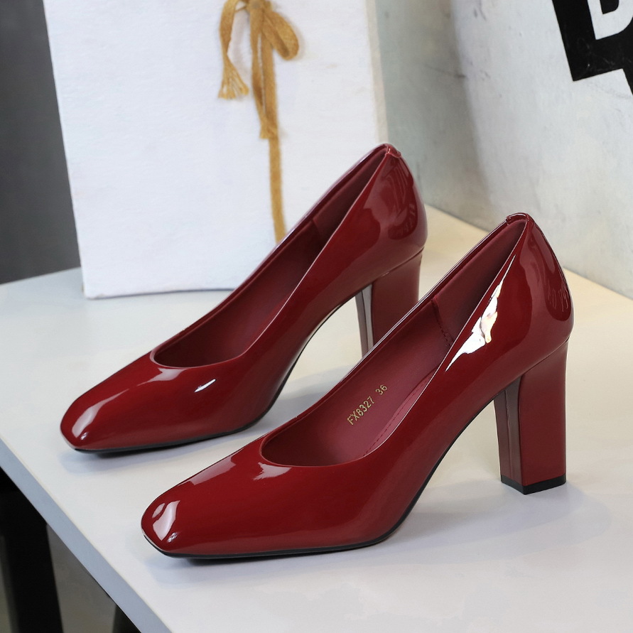 Décolleté donna in vernice con tacco largo comode da ufficio_voghion.com